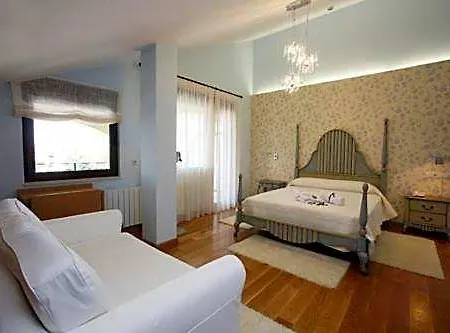 Rural Mies De 4* Rubayo